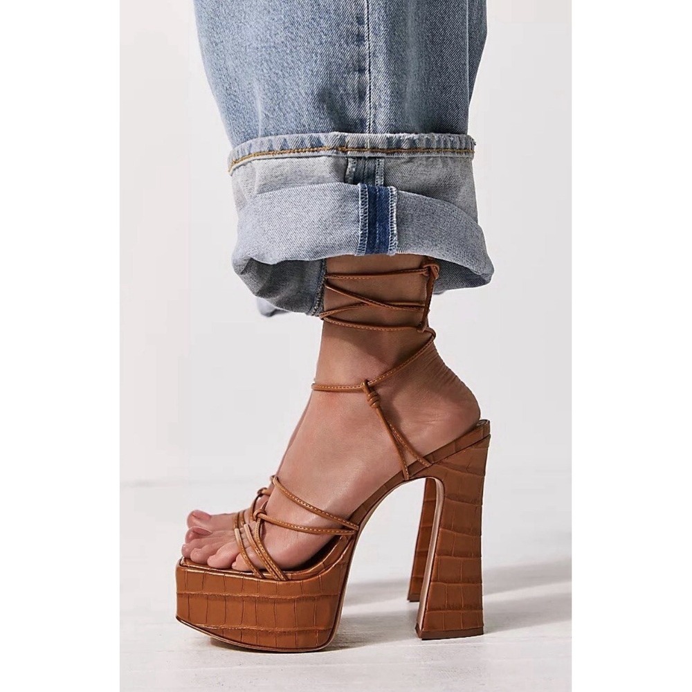 SCHUTZ Leather Platform Lace Up Heels Size 8 New